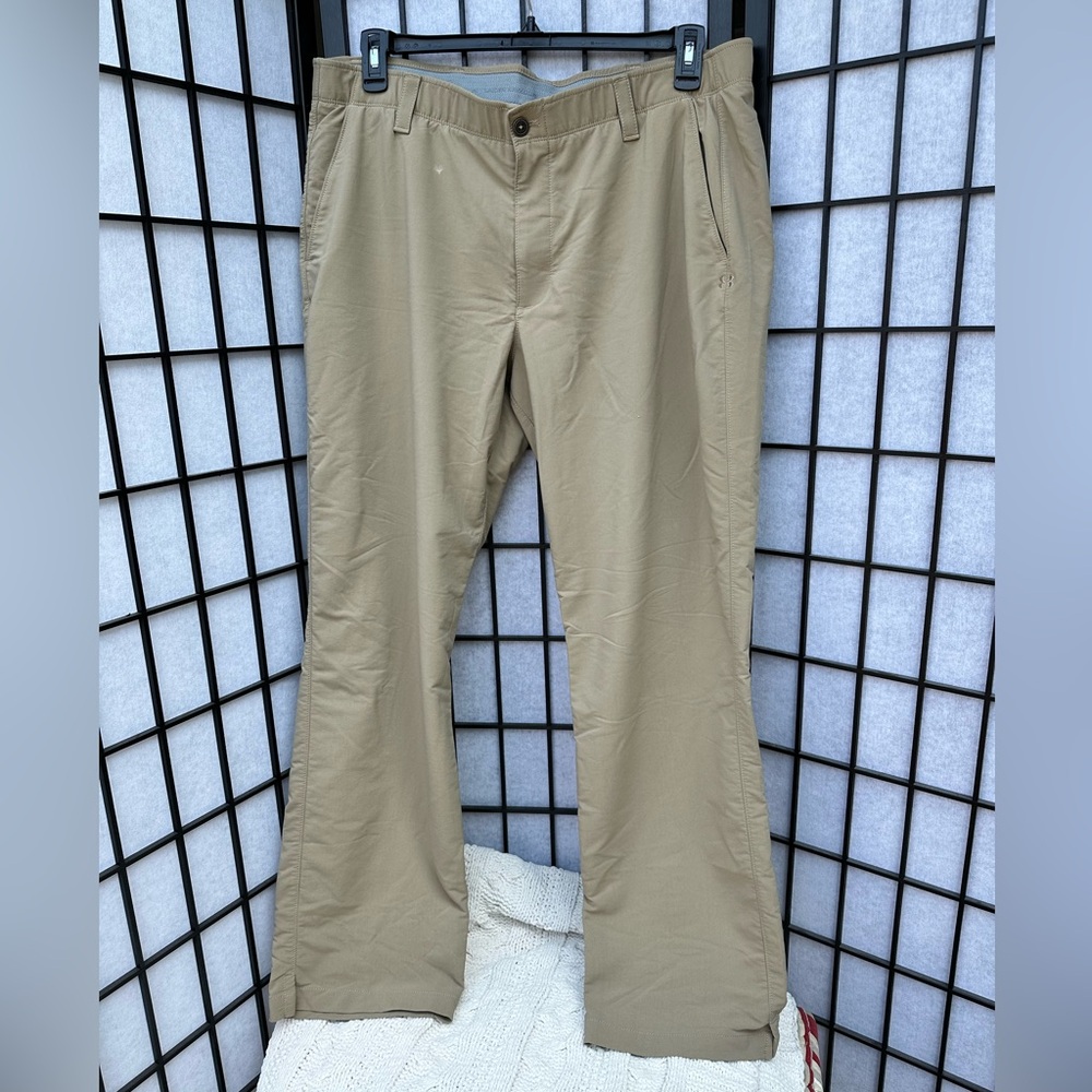 Under Armour beige, active performance golf pant 40x32